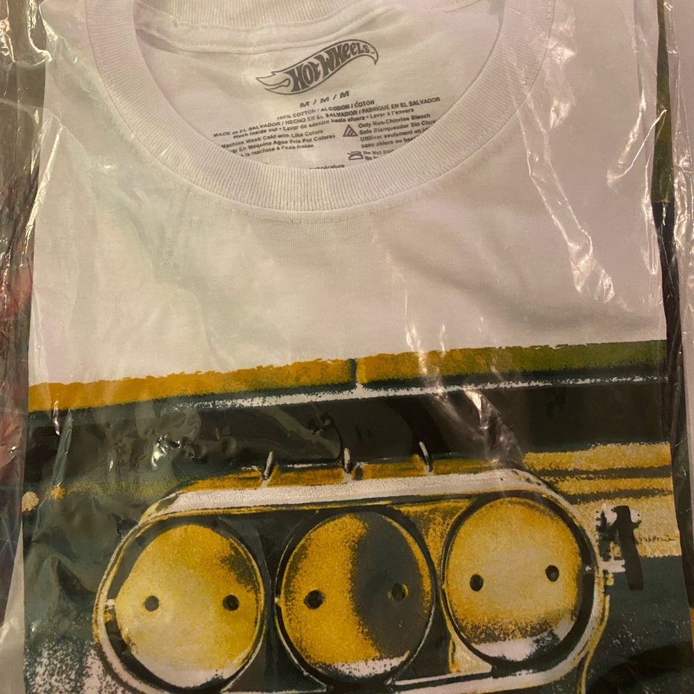 2021 Hot Wheels Legends Tour T shirt V3, Bandana.
